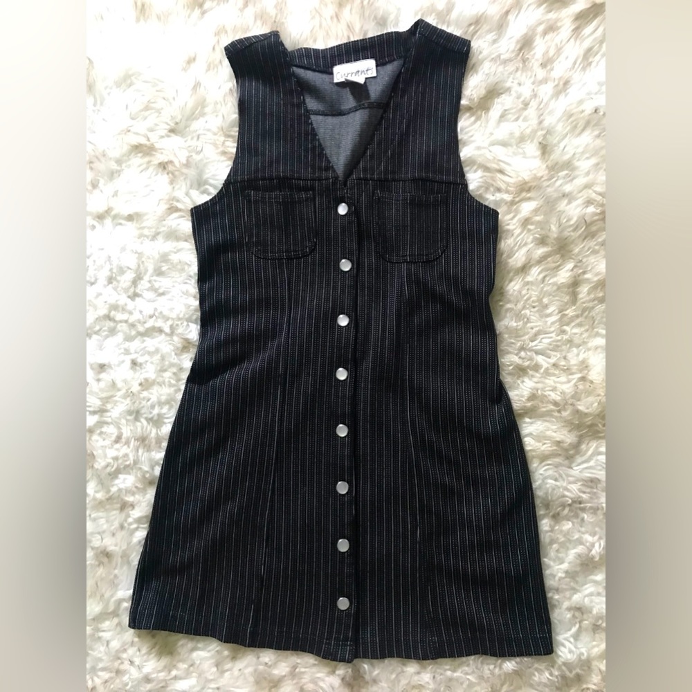 Woman’s Currants size Medium formal suit like dress